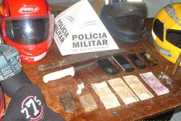 Assaltantes armados roubam veículo de casal e PM prende 4 em Carmo do Paranaíba