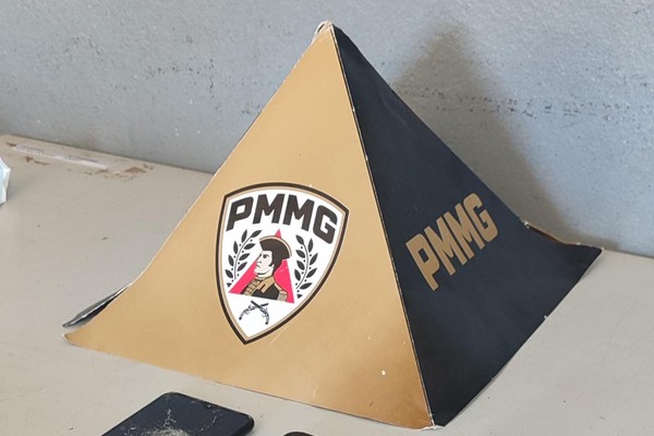 Após denúncias anônimas, PM prende duas mulheres por tráfico de drogas em residência no bairro Santa Terezinha