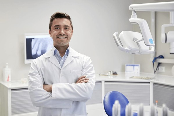 Implantes dentários em 36x sem Juros. Dentista seleciona pacientes que precisam parcelar seu tratamento. Confira!