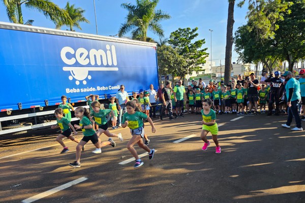 Corrida do Pipoquinha põe centenas de crianças para correr na Orla da Lagoa e faz a alegria dos papais