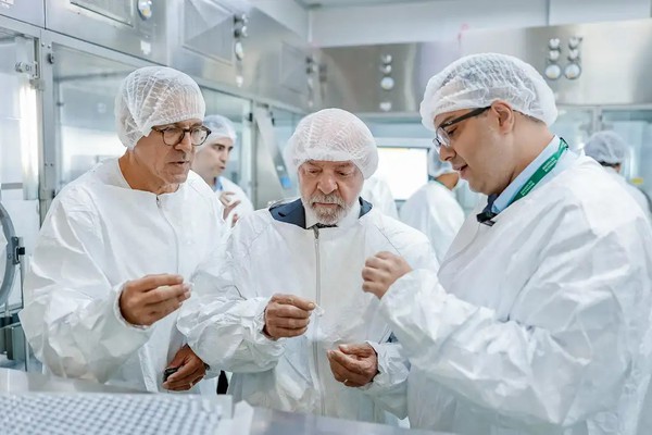 Equipes do SUS começam a receber vacina do Butantan contra a dengue