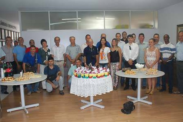 Câmara se confraterniza com a imprensa e mostra trabalho realizado no ano