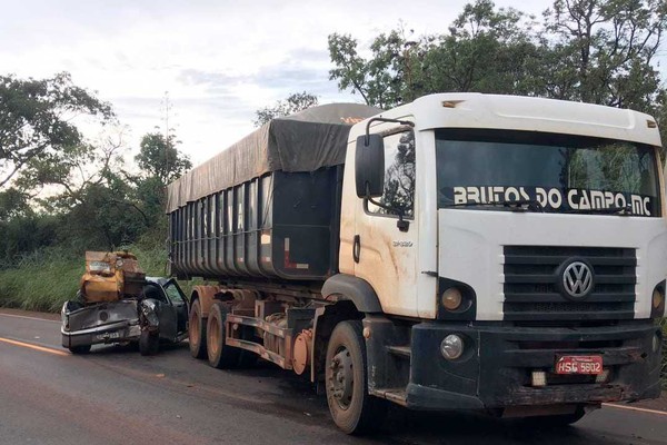 Acidente envolvendo quatro veículos causa estragos e deixa motorista ferido na MG 190