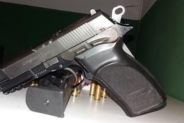 Polícia é acionada para conter filho que agredia o pai e apreende pistola 9mm carregada