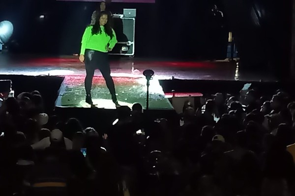 Desfile na Fenapraça 2022 também tem moda plus size; Ao Vivo