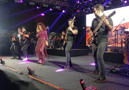 Paula Fernandes mostra sua nova versão com música nova; veja ao vivo