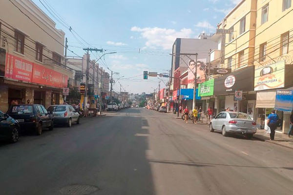 Loja no Centro de Patos de Minas tem atividades encerradas por descumprir medidas sanitárias
