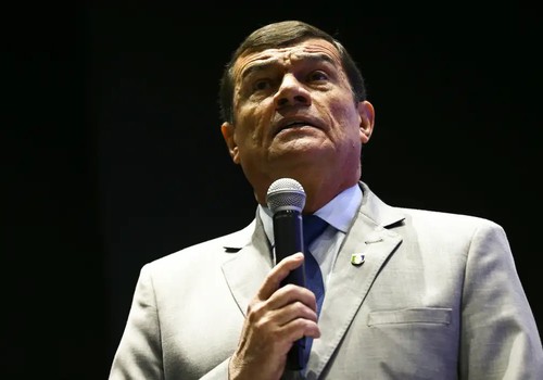Defesa diz que ex-ministro atuou para demover Bolsonaro de golpe
