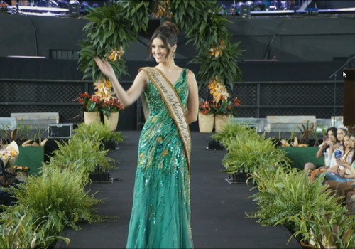 Princesa Nacional do Milho 2024, Bruna Rodarte, desfila para o público; veja ao vivo