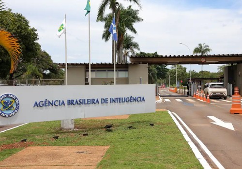 PF indicia Jair Bolsonaro e Ramagem no inquérito da “Abin Paralela”