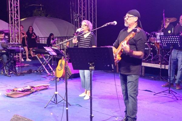 Conservatório canta "Perigo" de Zizi Posse e público aplaude; veja ao vivo
