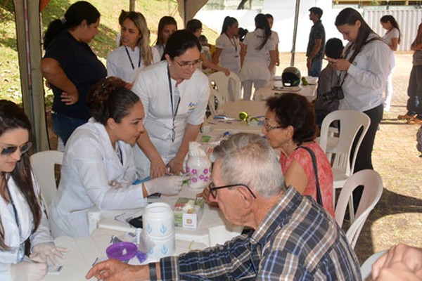 Ação social oferece qualidade de vida e diversas atividades no restaurante popular em Patos de Minas