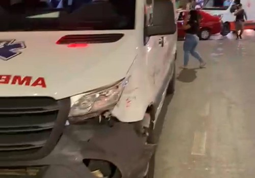 Ambulância com paciente de Três Marias avança sinal, bate em veículo de passeio e faz mais uma vítima