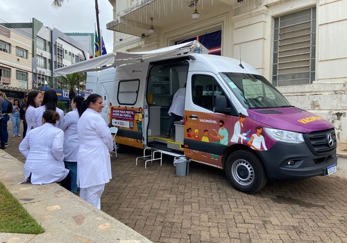 Vacimóvel está no Centro de Patos de Minas neste sábado com vacina contra gripe e outros imunizantes
