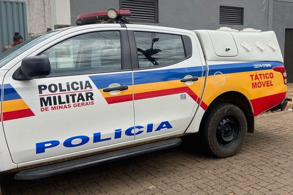 Jovem de 18 anos é agredida e ameaçada após companheiro ver mensagens no celular em São Gotardo