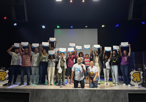 Igreja Videira de Patos de Minas celebra batismo com fé e carreata festiva pelas ruas da cidade