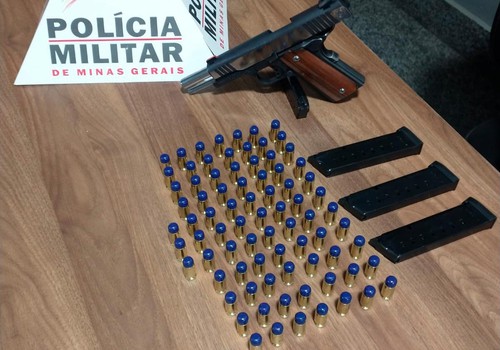 Após denúncia de ameaça de morte, PM apreende pistola com dezenas de munições em Guarda dos Ferreiros