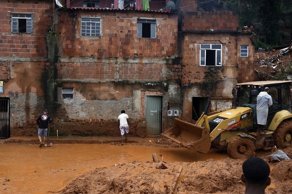 Inmet emite alerta de grande perigo para chuvas intensas em Minas