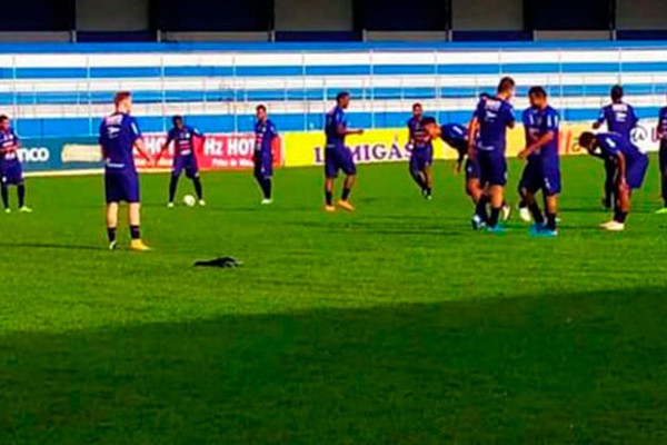 Irreconhecível em campo, URT é goleada por 4 a 0 pelo Tombense em partida para esquecer