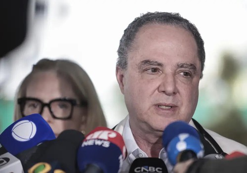 Médico diz que Lula retirou lesão e deve repousar nos próximos dias