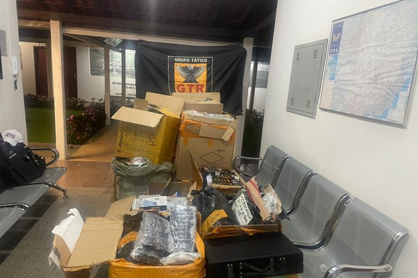 PM Rodoviária apreende grande quantidade de mercadorias contrabandeadas em Patos de Minas