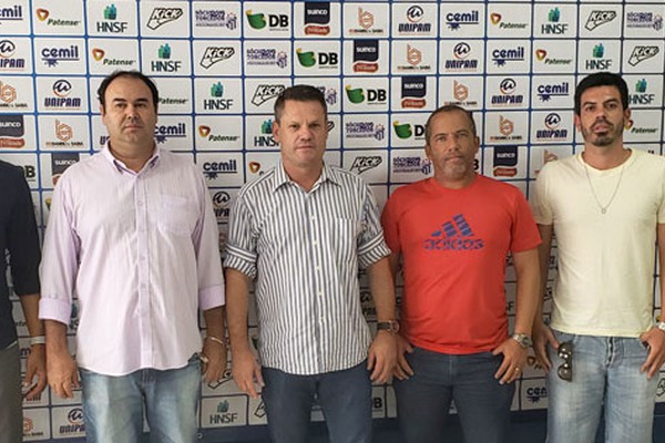Mudanças na URT vão além do treinador e diretoria celeste apresenta nova comissão técnica