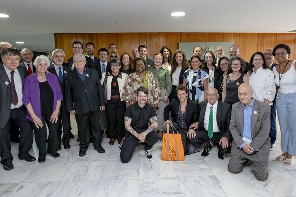 Governo debate combate ao antissemitismo com foco na educação