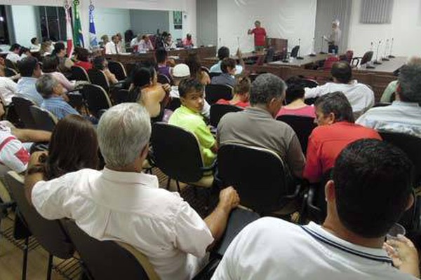 Em Audiência Pública, patenses avaliam resgate da Fenamilho na Praça