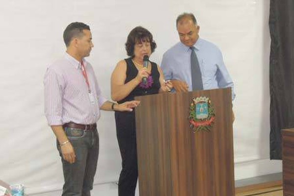 Câmara elege comissão para analisar pedido de cassação do prefeito