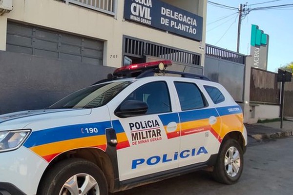 Homem apalpa nádegas de idosa, se masturba dentro de ônibus e acaba preso em Varjão de Minas