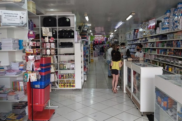 Com incertezas sobre a volta às aulas, papelarias de Patos de Minas sofrem tombo nas vendas