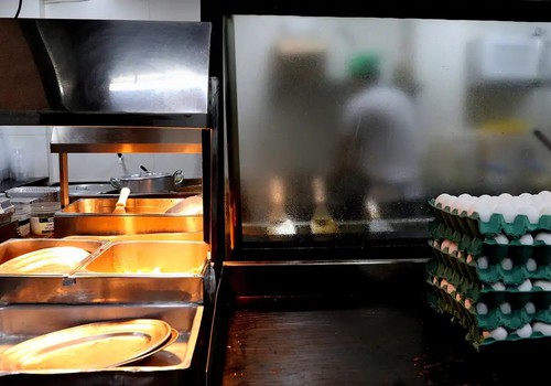 Setor de serviços atingiu recorde de 15,2 milhões de empregos em 2023