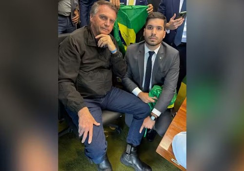 Bolsonaro pode ser preso se usar rede social de outras pessoas