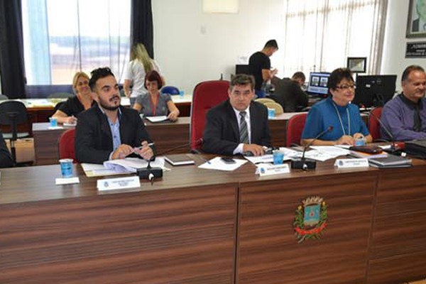 Vereadores compõem comissões permanentes na primeira reunião da Câmara em 2016