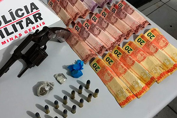 Operação da PM na Estrada da Serrinha apreende revólver com 14 Munições e 3 acabam na delegacia