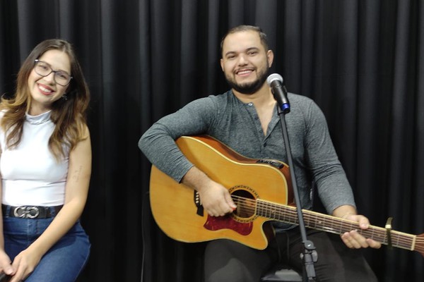 Allan e Maryana são os convidados do Contraponto desta sexta, que traz também os destaques do dia