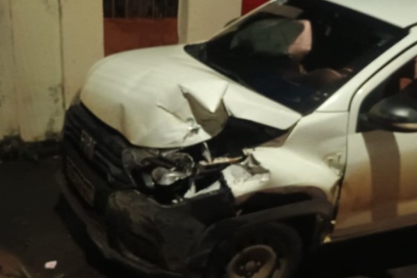 Motorista é preso após bater na traseira de carro estacionado em Patos de Minas