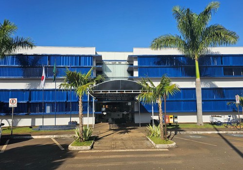 Prefeitura de Patos de Minas lança concurso público para educação com salários de até R$ 5.478,70