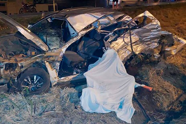 Motorista de caminhonete morre ao ser atingido por caminhão na BR 365 próximo ao Trevo da Pipoca