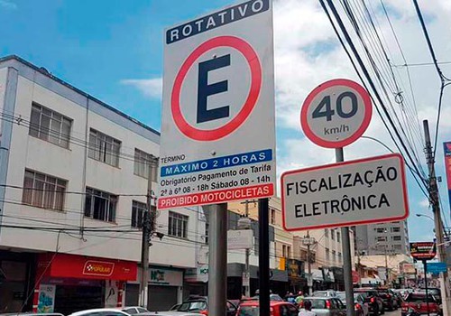 Projeto que promete atrair empresas interessadas na concessão da Zona Azul volta à pauta da Câmara
