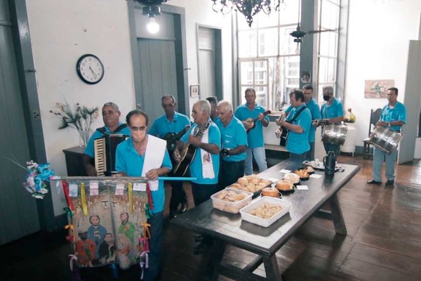 Com mais de 60 ternos de folia, Patos de Minas celebra a tradição do Dia de Santos Reis