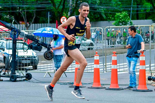 Jovem atleta de Patos de Minas que ficou em 3º lugar na Volta da Pampulha busca apoio na cidade 