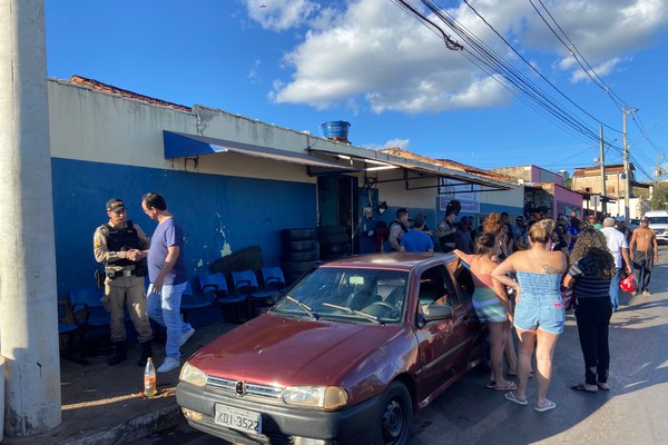 Atirador abre fogo e mata jovem dentro de borracharia em Patos de Minas