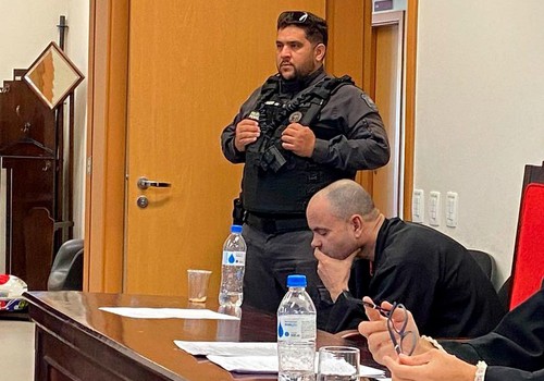 Homem é condenado a mais de 45 anos por matar namorada a facadas em Patos de Minas
