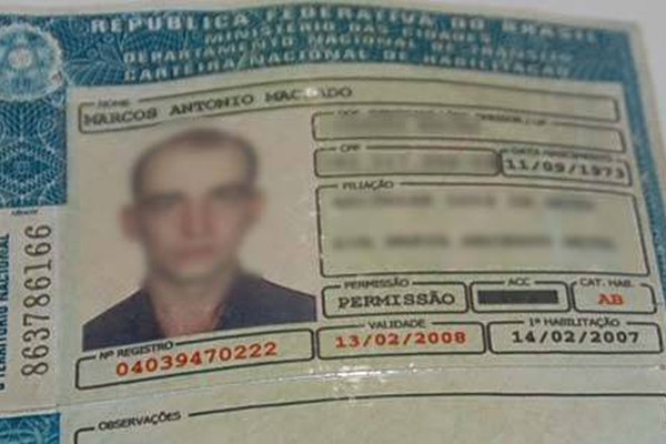 Motorista de caminhão é preso na BR354 com CNH de categoria incompatível e falsa