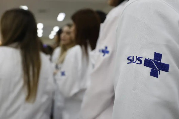 Mais Médicos promoveu melhoria da saúde da população, diz secretário