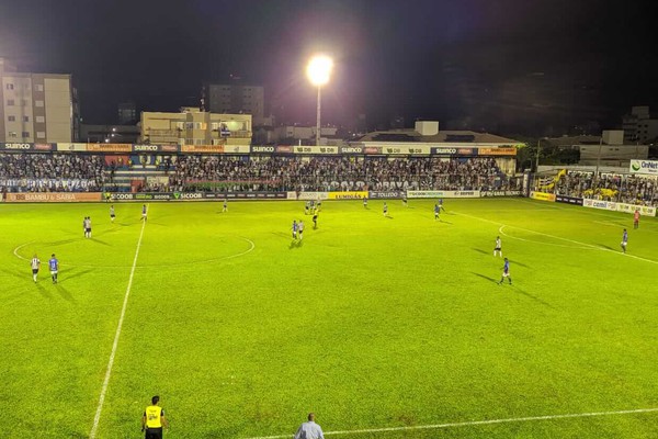 URT tem gol mal anulado e perde por um a zero para o Atlético no Estádio Zama Maciel