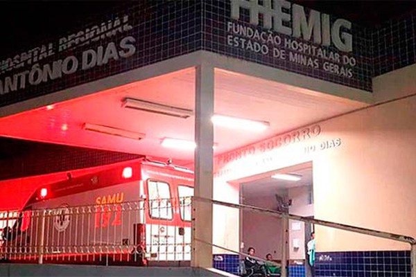 Homem é socorrido pelo Samu após ser agredido a facadas na avenida J.K em Patos de Minas