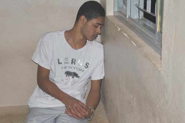 Jovem que deixou o presídio há 15 dias é preso após roubar senhora de 72 anos