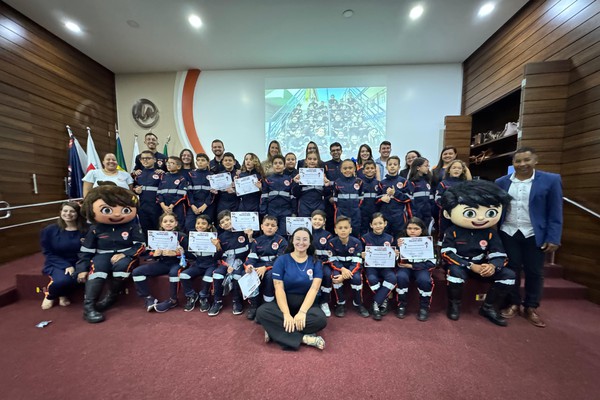 SAMU CISREUNO forma primeira turma do Projeto Samuzinho em Patos de Minas